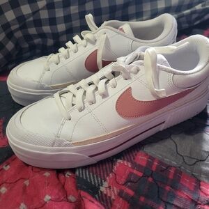 Nike Women's White and Pink Sneakers